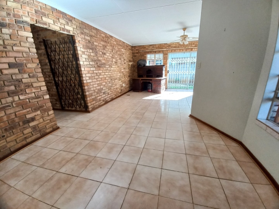 3 Bedroom Property for Sale in Bult South North West